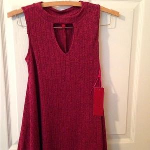 NWT JLo flowy sleeveless shirt Xs.